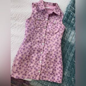 Super cute boutique purple dress. Size medium but fits like a small! Worn once!